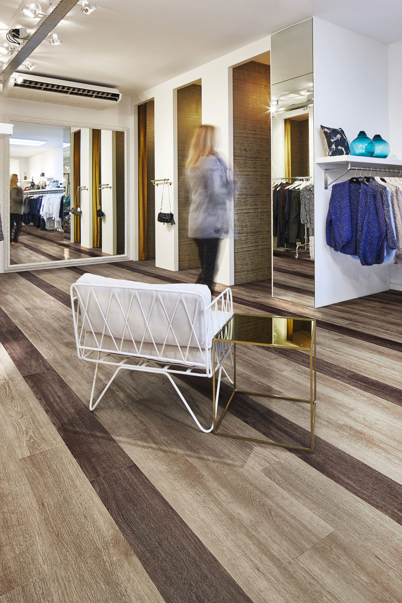 Allura-Click-cc60356-grey-autumn-oak-es-cc60376-chocolate-collage-oak-installacio