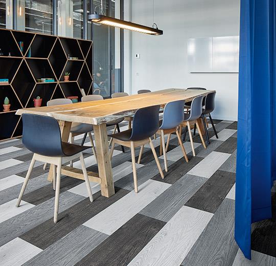 Flotex-Wood-modularis-padloszonyeg-installacio-3