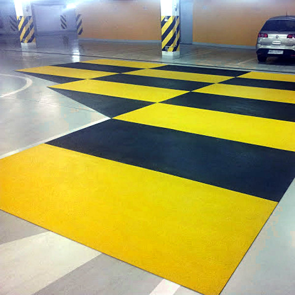 ClearSafe-GRP-GRIT-csúőszásmentes-padlóburkoló-lemezek-installáció-02