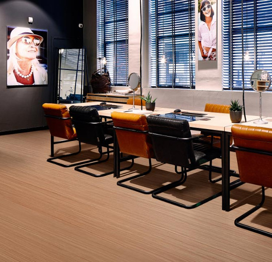 Marmoleum-Striato-Textura-e5236-fox-club-installáció