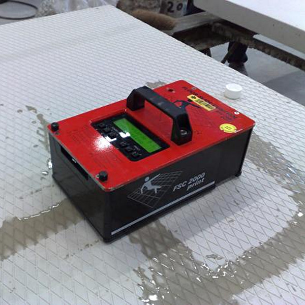 ClearSafe-Csuszasmentesites-Surlodasmeres-01