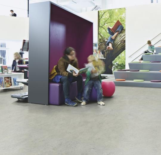 Marmoleum-Acoustic-33032-mist-grey-installáció