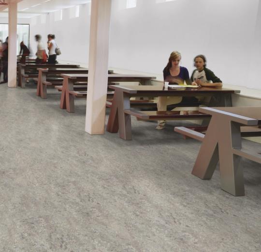 Marmoleum-Vivace-3420-surprising-storm-installáció